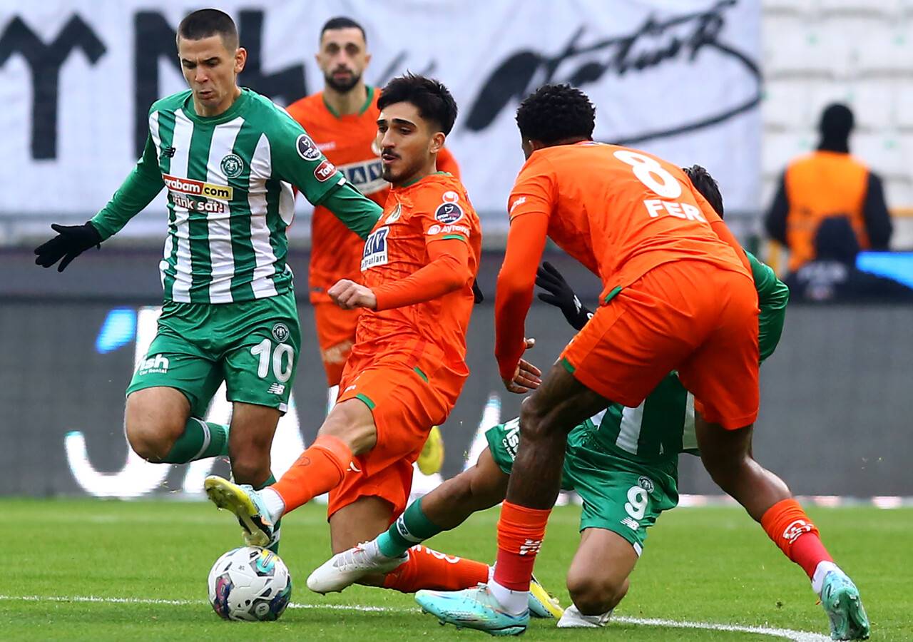 aa-20221225-29834014-29834010-arabamcom-konyaspor-corendon-alanyaspor.jpg