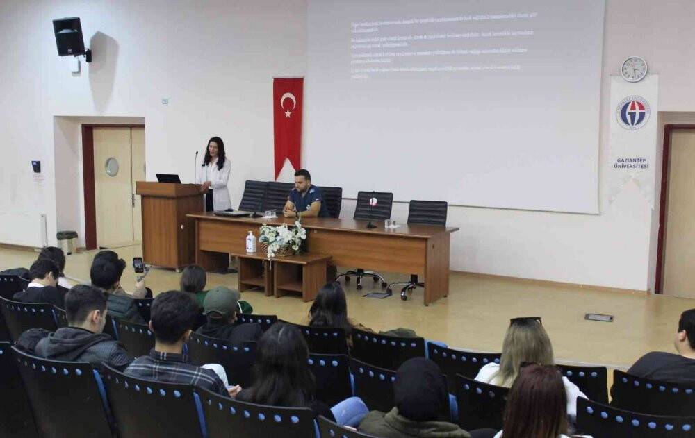 Kediler nasıl beslenmeli