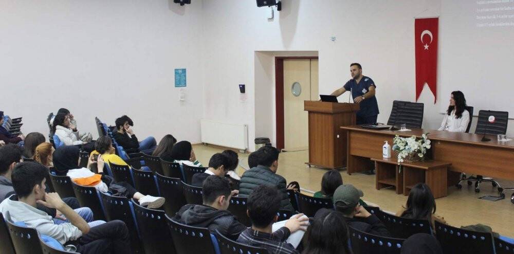 Kediler nasıl beslenmeli