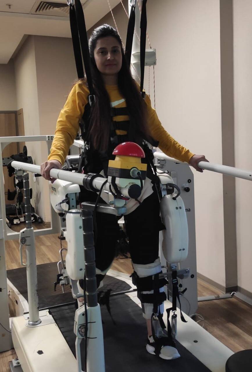 Ağrıları dinsin diye gitti, tekerlekli sandalyeyle çıktı