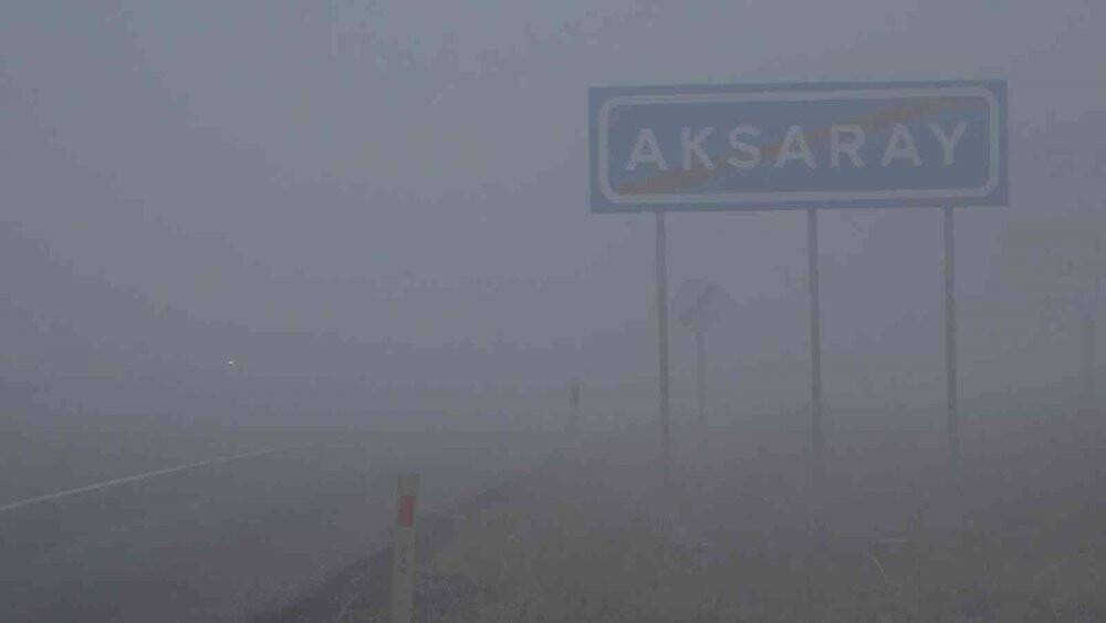 Aksaray’da yoğun sis Konya yolunda da etkisini gösteriyor
