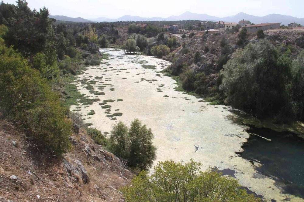 Beyşehir'de Tarihi su değirmeninin çarkları artık dönmüyor