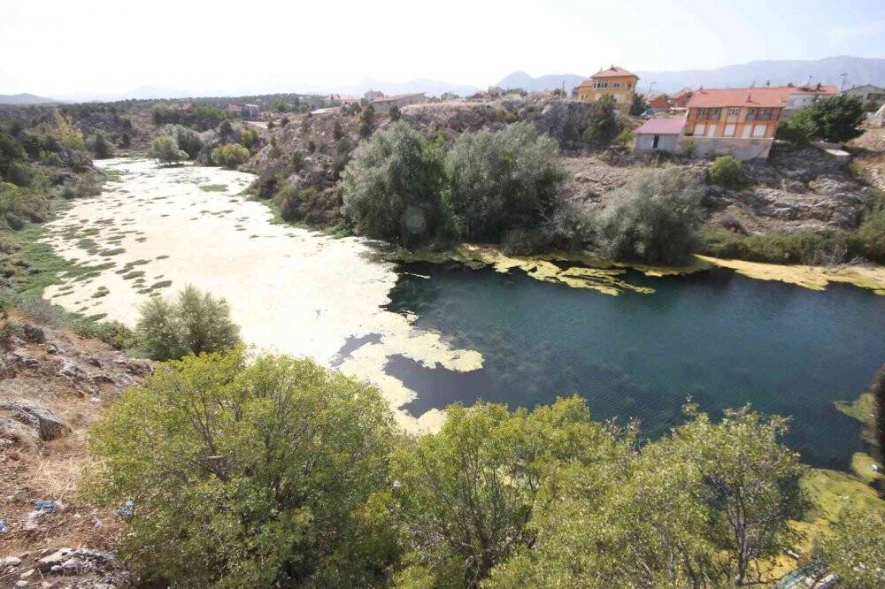 Beyşehir'de Tarihi su değirmeninin çarkları artık dönmüyor