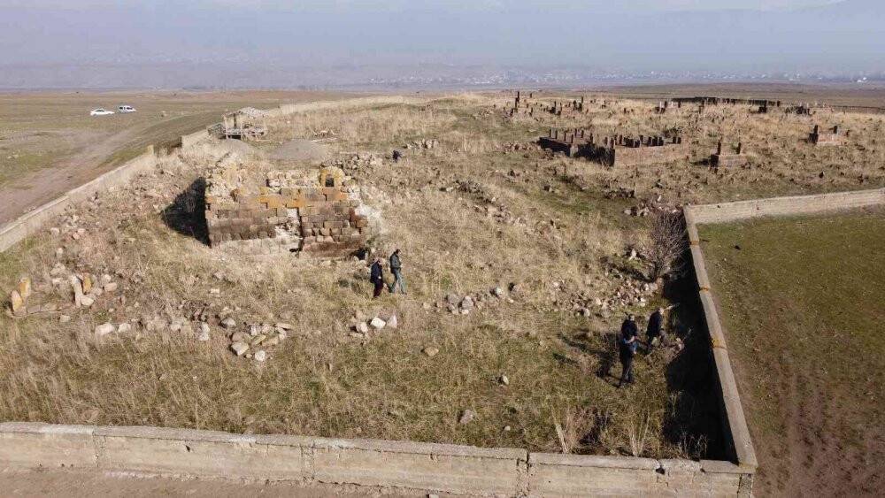 Bitlis’te 556 yıllık mescita