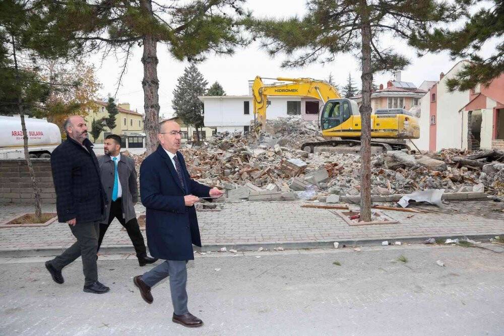 Meram’a yeni kazandırılan caddelerde çalışmalar sürüyor