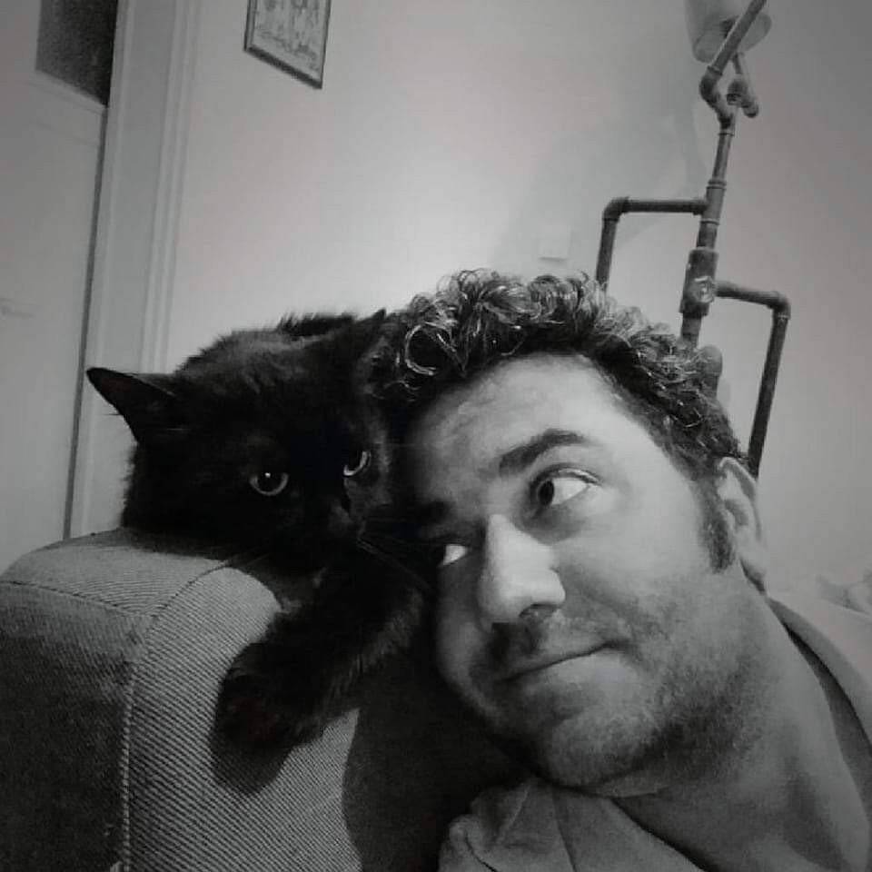 Otomobilin çarptığı şahıs metrelerce savrularak hayatını kaybetti