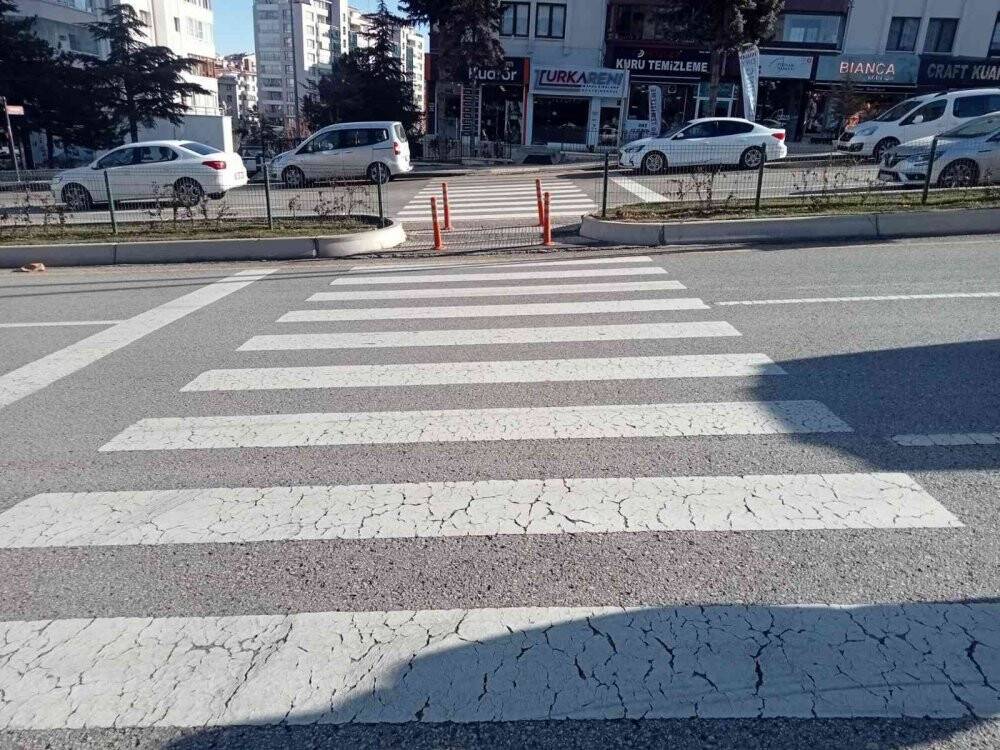 Otomobilin çarptığı şahıs metrelerce savrularak hayatını kaybetti