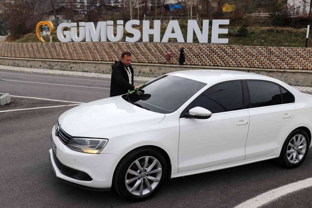 Park halindeki aracına 750 kilometre uzakta trafik cezası yazıldı