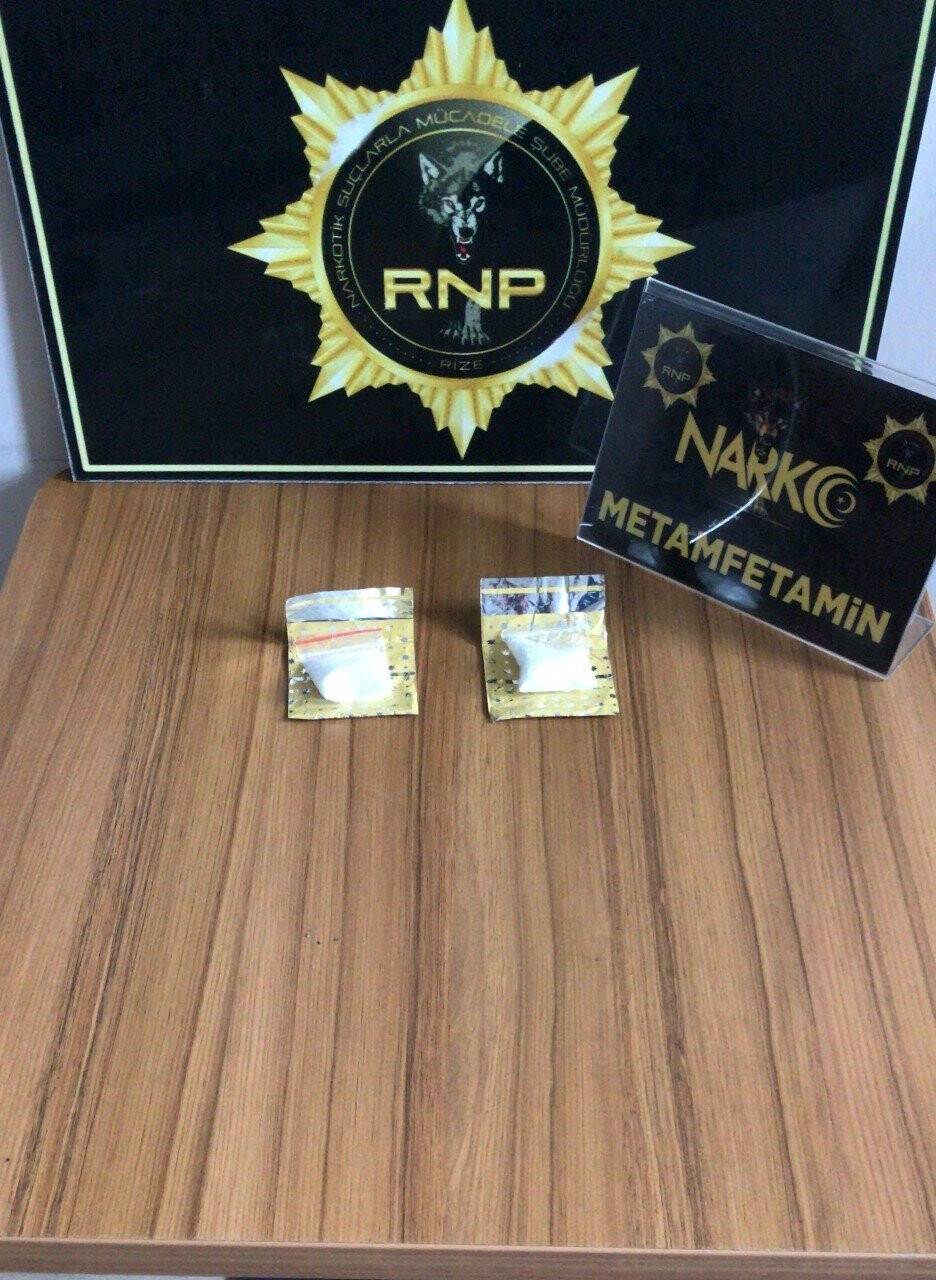 Uyuşturucuyu ayakkabıya gizlemişler