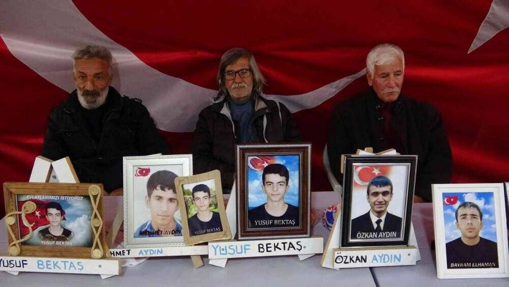 Diyarbakır annelerinin oturma eylemi, bin 213 gündür devam ediyor