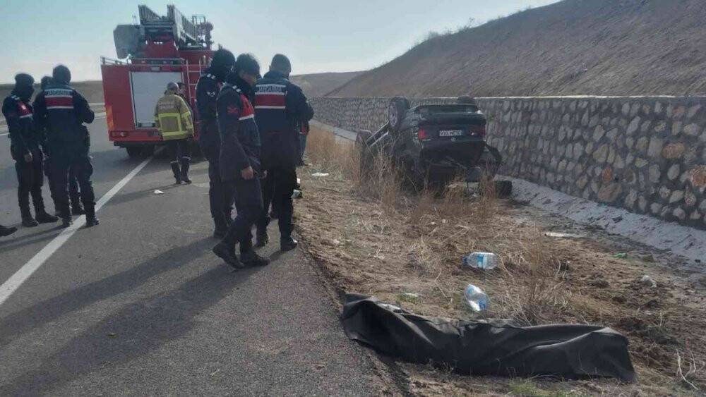 Kırıkkale'de takla atan otomobil şarampole devrildi: 1 ölü, 3 yaralı