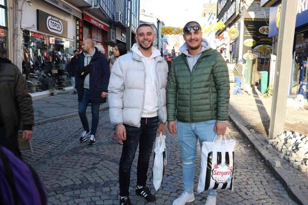 Yunan ve Bulgar turistler yılbaşı alışverişi için Edirne’ye akın etti