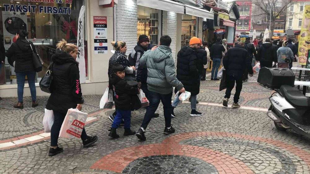 Yunan ve Bulgar turistler yılbaşı alışverişi için Edirne’ye akın etti
