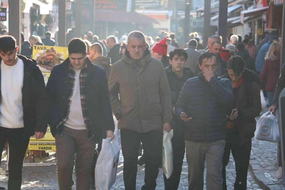 Yunan ve Bulgar turistler yılbaşı alışverişi için Edirne’ye akın etti