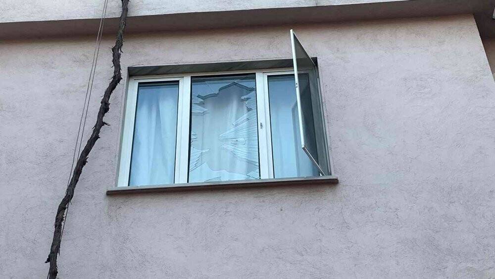 Bursa'da doğalgaz sobasının bomba gibi patladığı anlar kameralarda