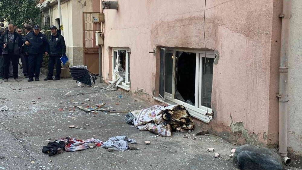 Bursa'da doğalgaz sobasının bomba gibi patladığı anlar kameralarda