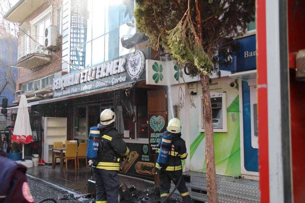 Eskişehir’de çatı katında çıkan yangın korkuttu