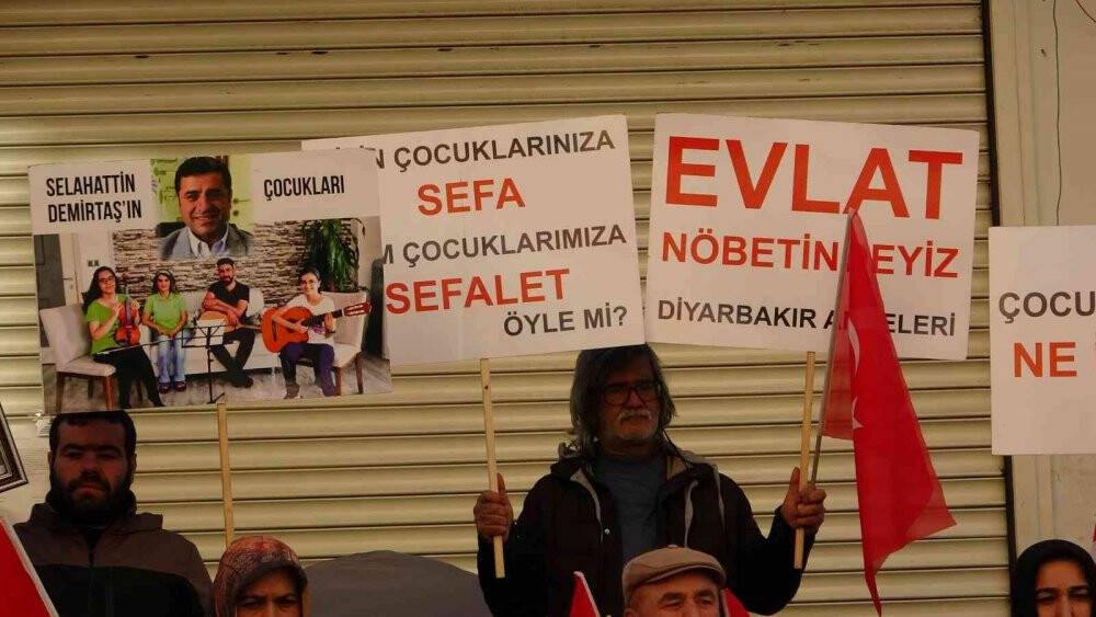 HDP il binası önünde nöbet tutan ailelerin sayısı 349’a yükseldi