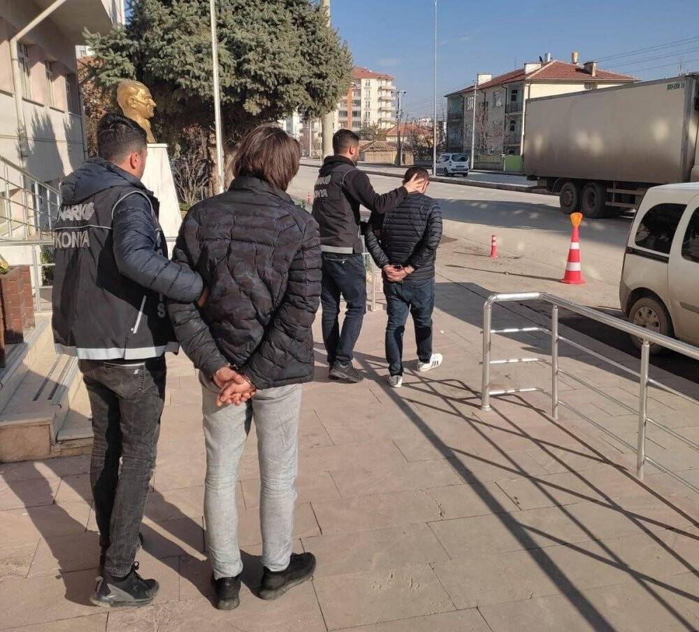 Konya'da uyuşturucu tacirlerine darbe
