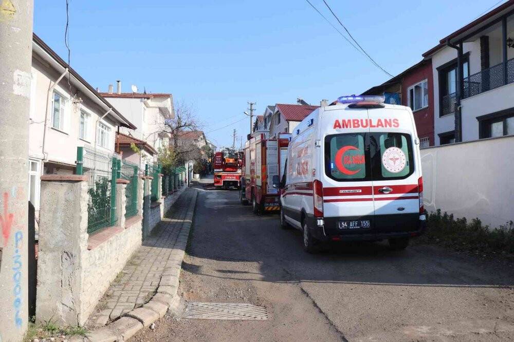 Mutfaktaki aspiratörde çıkan yangın paniğe sebep oldu