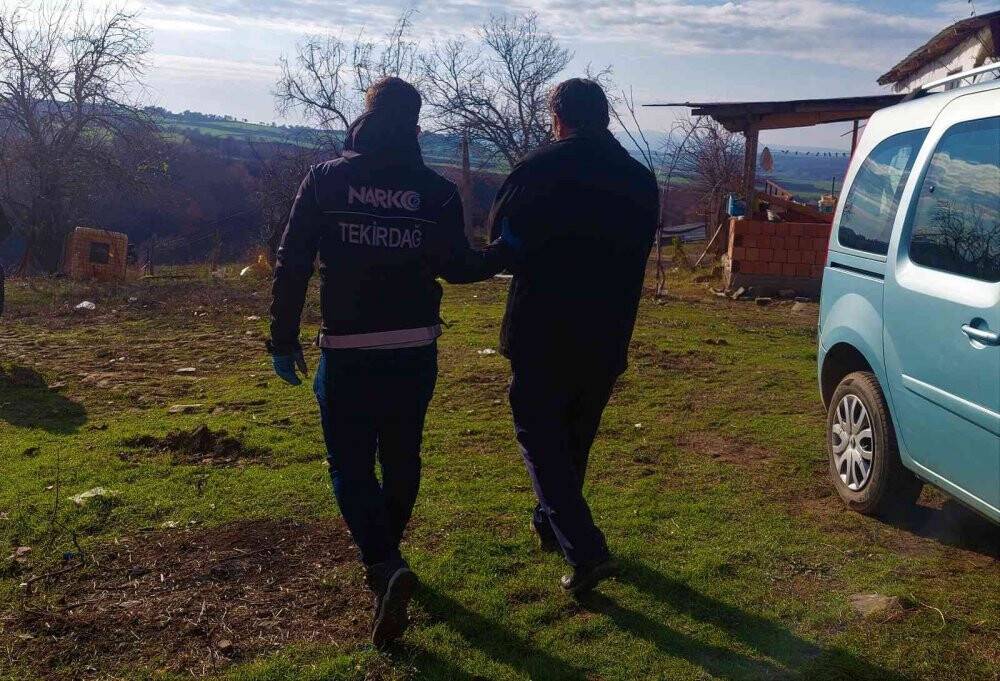 Tekirdağ'da bir köyden adeta esrar fışkırdı