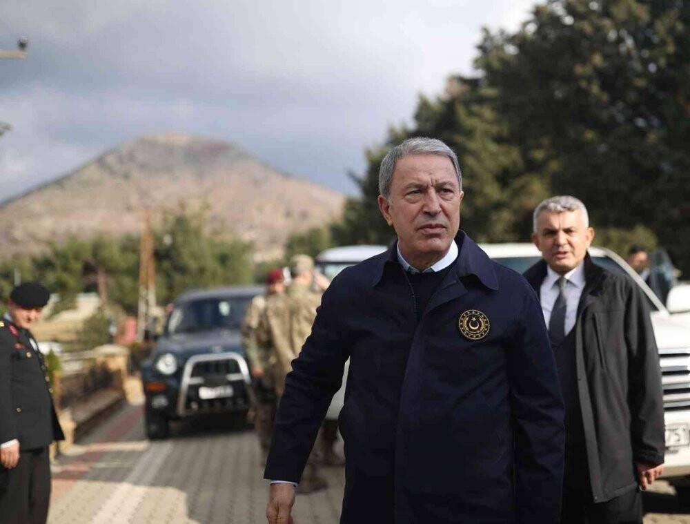 Bakan Akar ve TSK komuta kademesinden “Rüzgar Alayı”na ziyaret