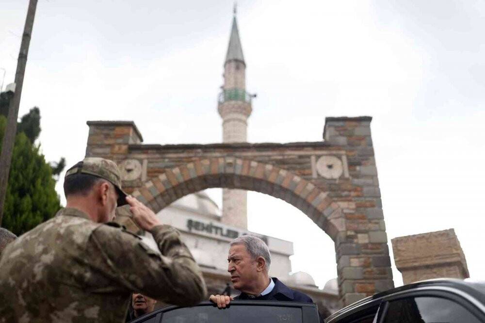 Bakan Akar ve TSK komuta kademesinden “Rüzgar Alayı”na ziyaret