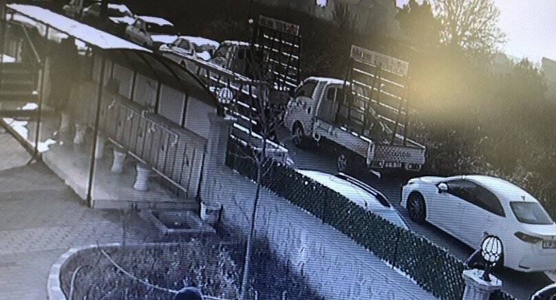 Bursa’da Cuma namazı çıkısında bir kişi silahla vuruldu