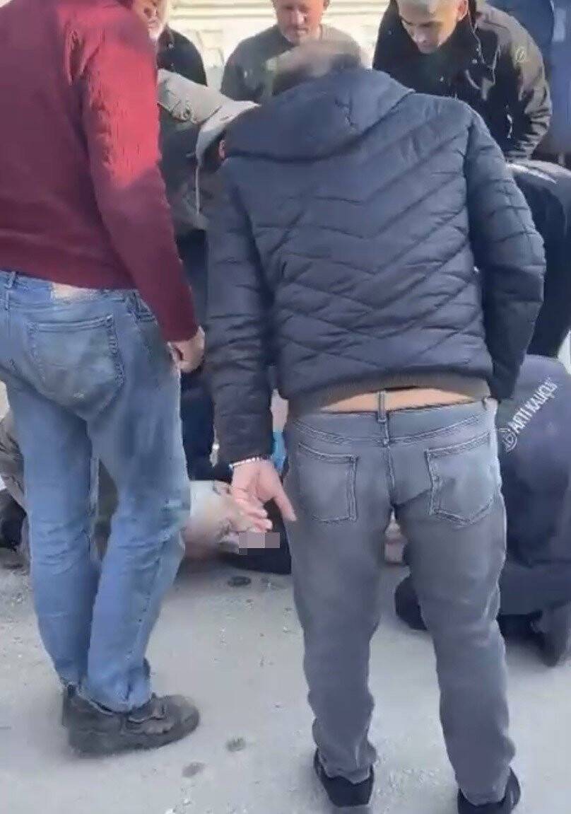 Bursa’da Cuma namazı çıkısında bir kişi silahla vuruldu