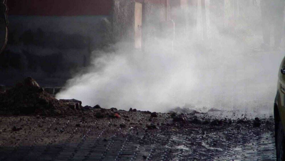 Kütahya’da faciadan dönüldü:  Doğalgaz ana boru hattı delindi