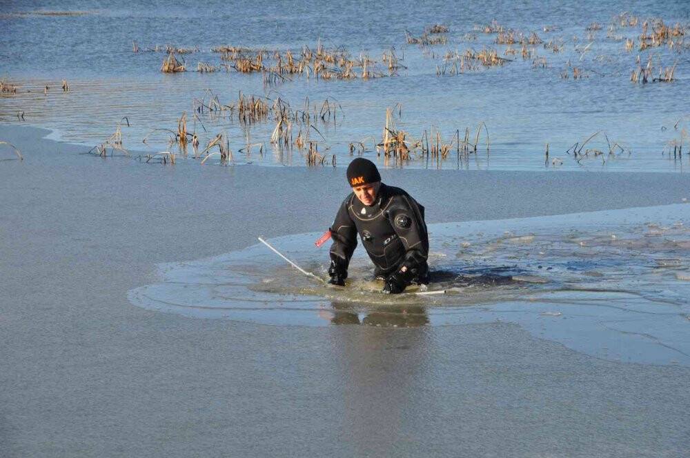 Tokat'ta kayıp kadını, buz tutmuş Karacagöl'de de aradılar