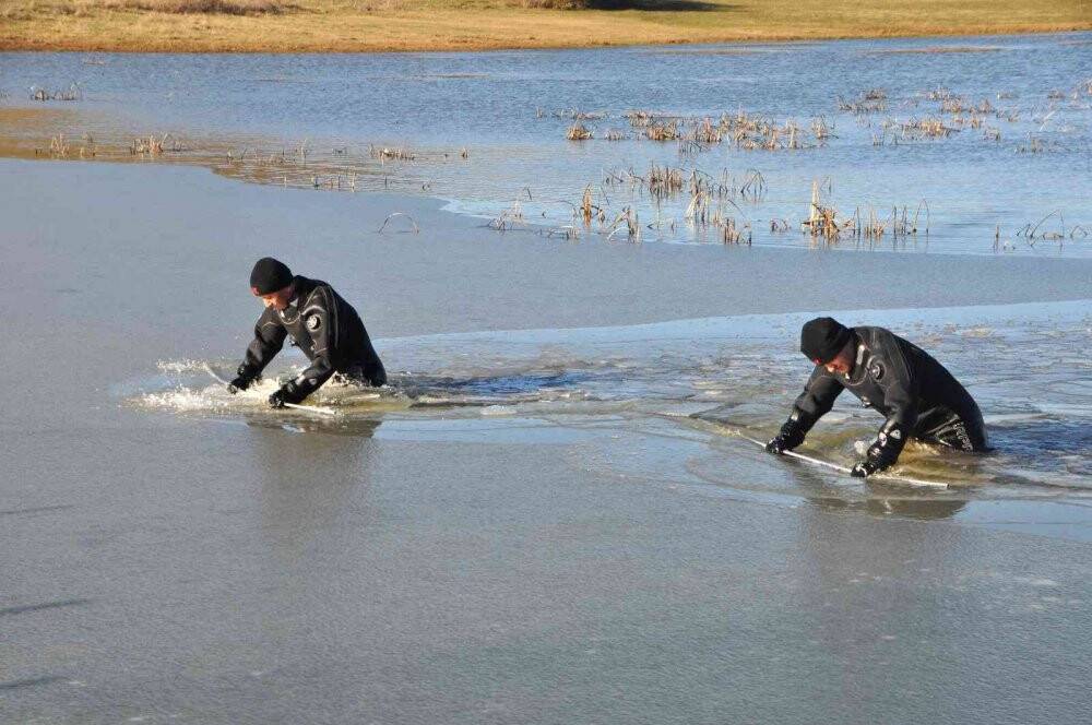 Tokat'ta kayıp kadını, buz tutmuş Karacagöl'de de aradılar