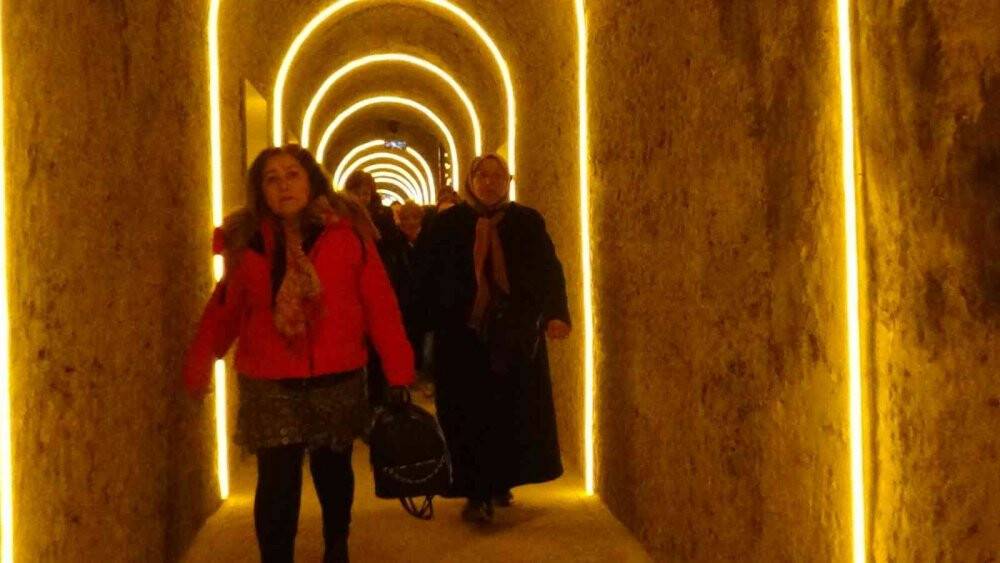 Kars yerli ve yabancı turistlerin ilgisini çekmeye devam ediyor