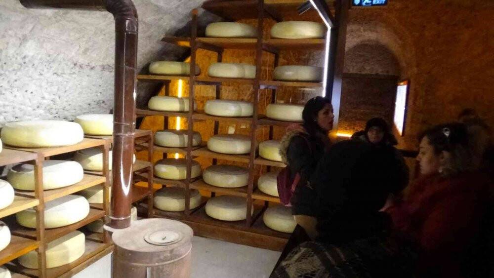 Kars yerli ve yabancı turistlerin ilgisini çekmeye devam ediyor