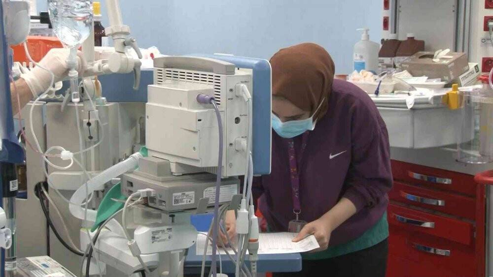 Görme problemi yaşayan hasta Türk doktorun geliştirdiği tedavi ile sağlığına kavuşacak