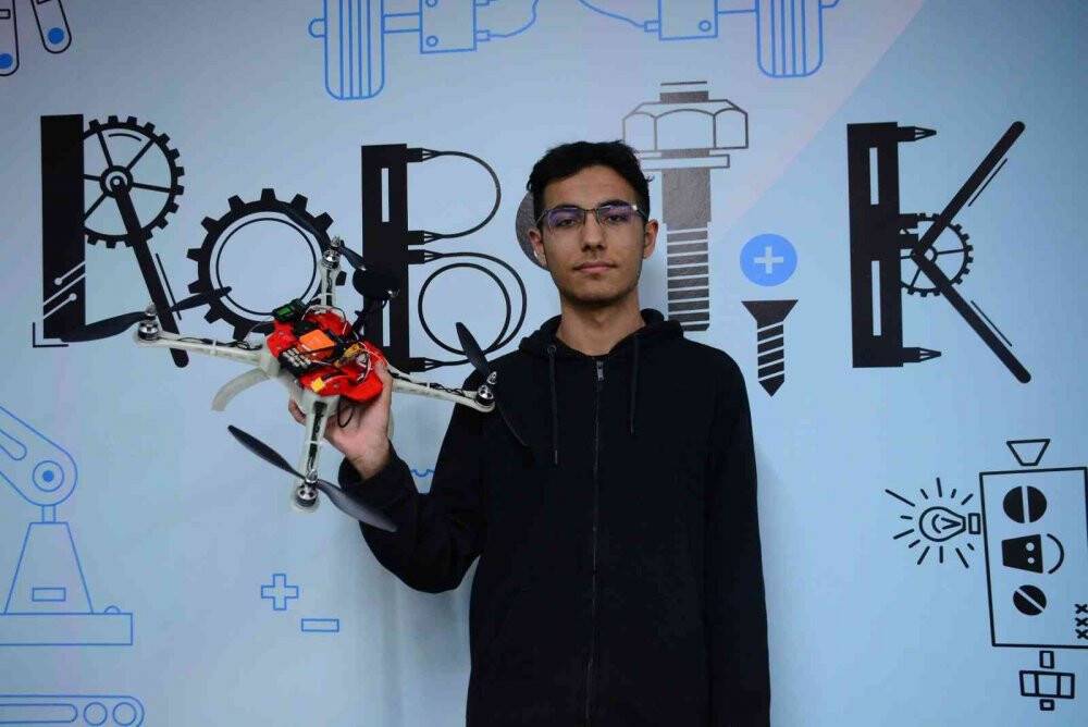 Kocaeli'de lise öğrencileri dron üretti