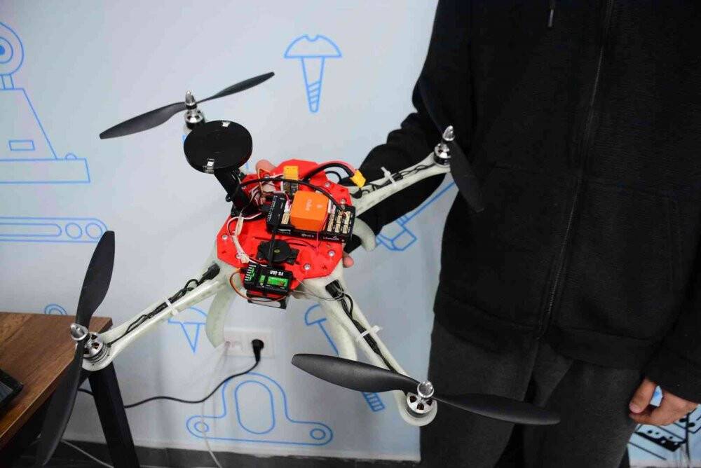 Kocaeli'de lise öğrencileri dron üretti