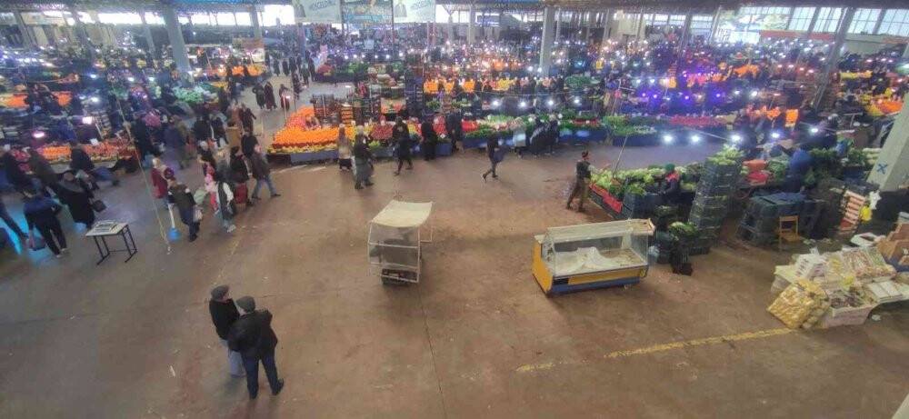 Sakarya'da tezgah yeri anlaşmazlığı kanlı bitti: 4 yaralı