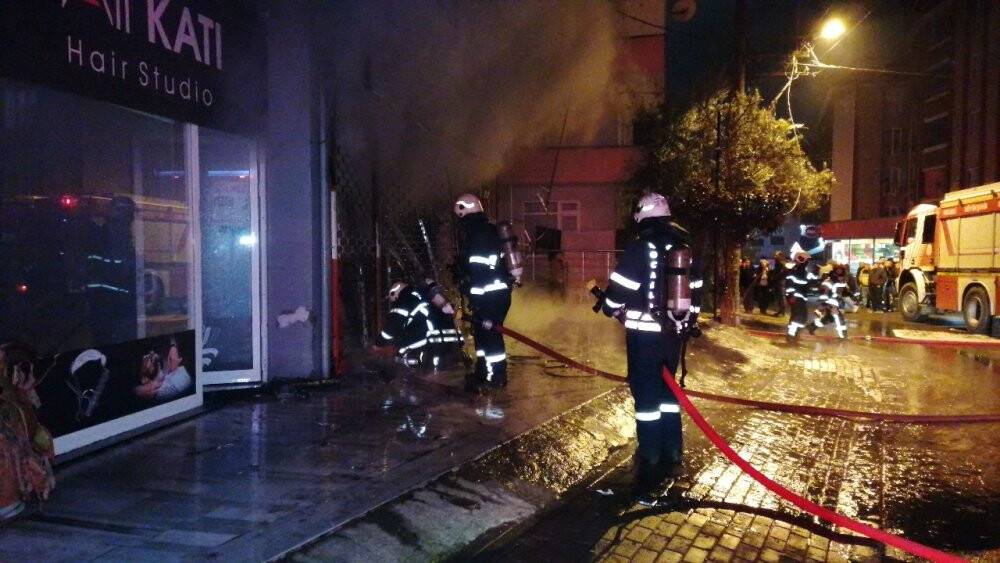 İş yeri alevlere teslim oldu