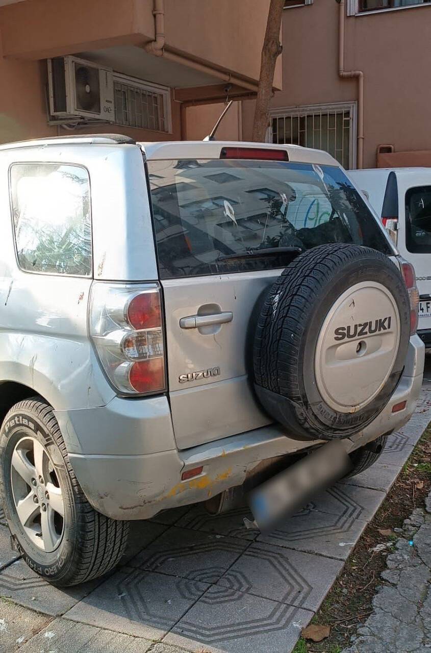 Kadıköy’de taksici dehşeti: iki kadının peşine takıldı, bilerek araçlarına çarptı