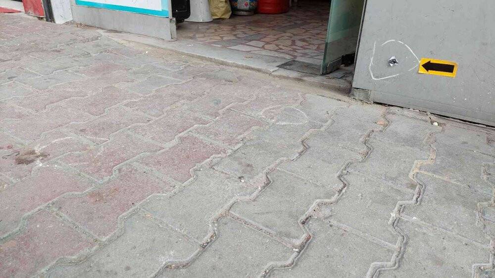 Gaziosmanpaşa’da bir kişinin husumetlisini vurduğu an kamerada