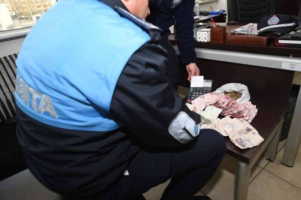 5 dilencinin üzerinden 3 bin lira çıktı