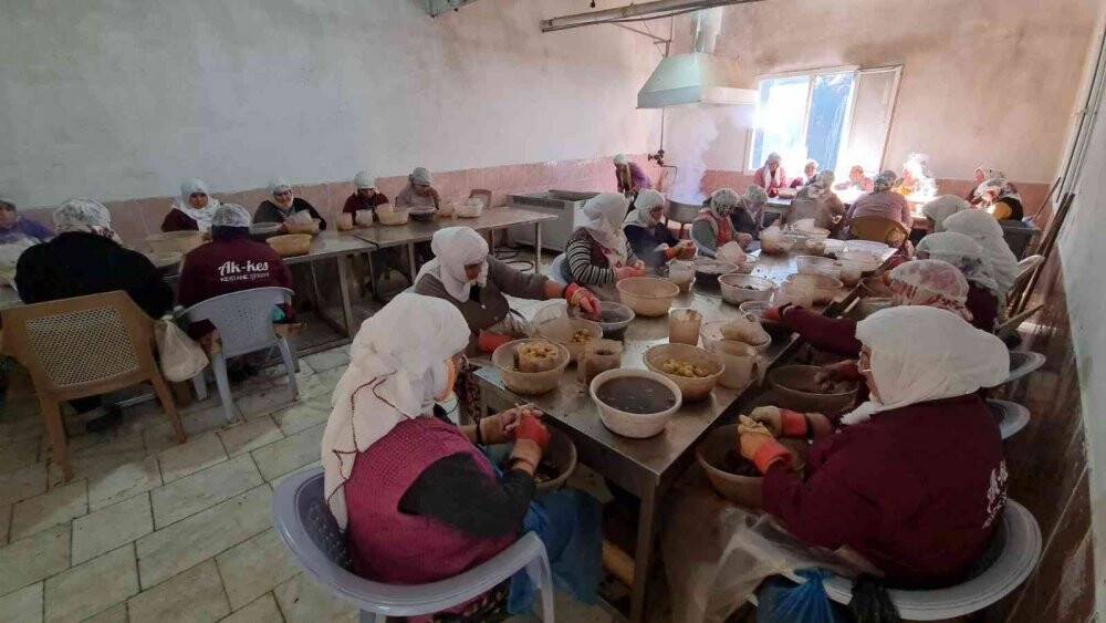 Nazilli’nin kestane şekeri, 10 bin kilometre ötede damakları lezzetlendiriyor