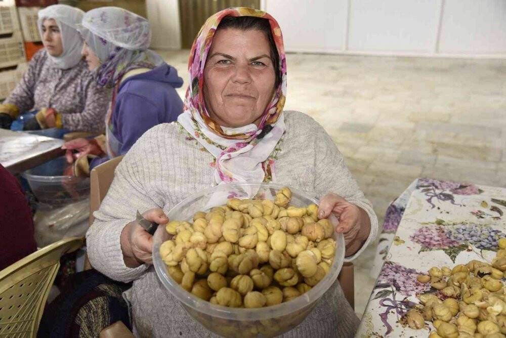 Nazilli’nin kestane şekeri, 10 bin kilometre ötede damakları lezzetlendiriyor