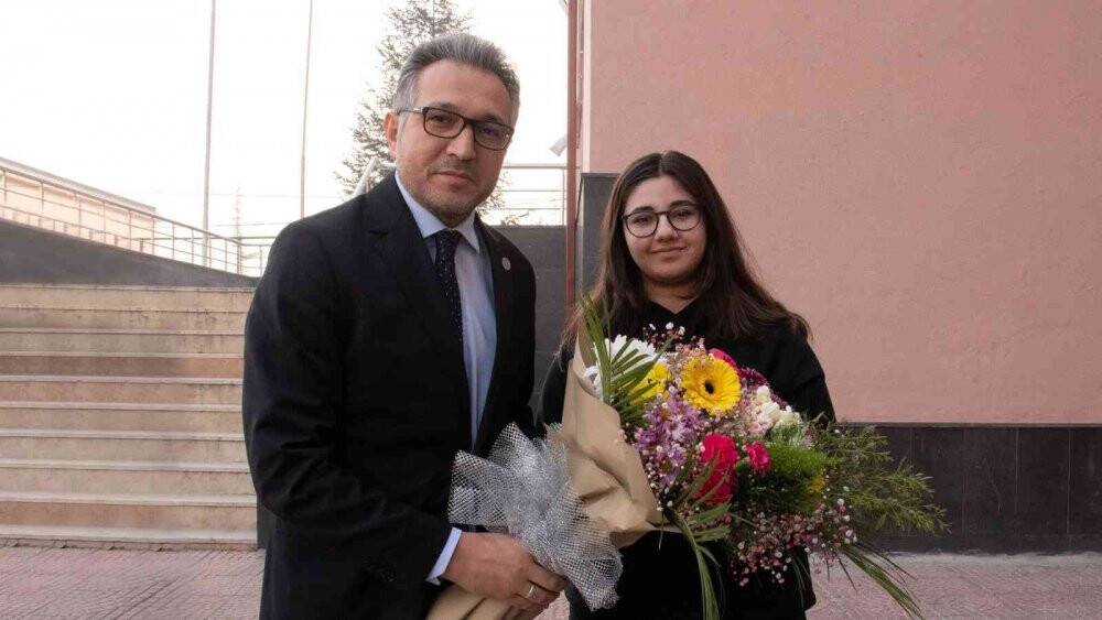 Selçuk Üniversitesi Rektörü Aksoy lise öğrencileriyle söyleşiye katıldı