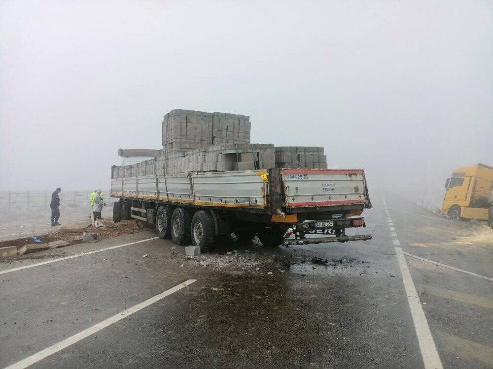 15 araç birbirine girdi: 2 ölü, 2’si ağır 12 yaralı