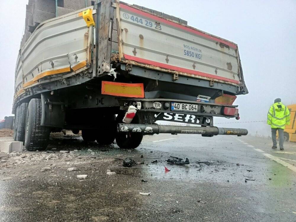 15 araç birbirine girdi: 2 ölü, 2’si ağır 12 yaralı