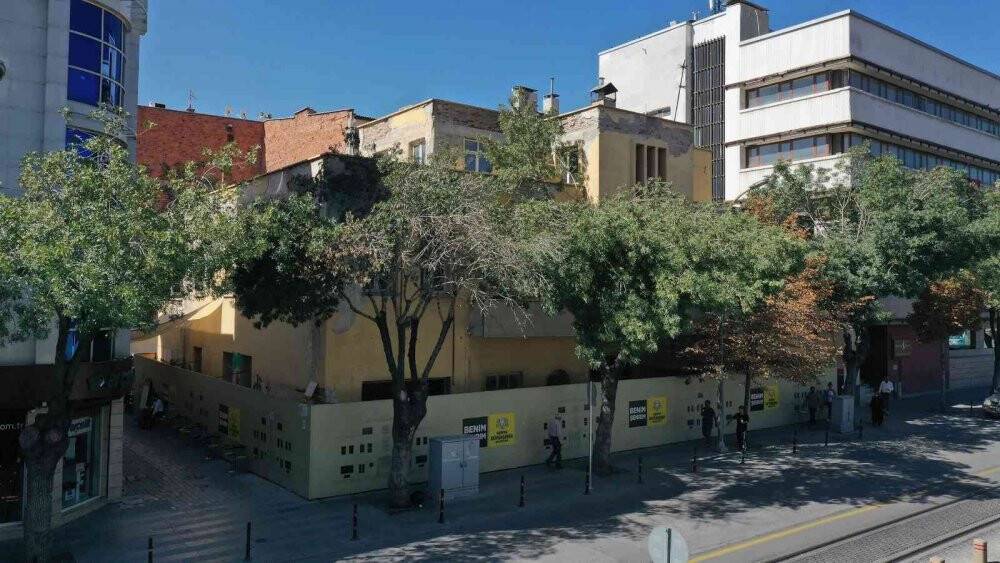 Başkan Altay Depo No 4 Restorasyonunda ilk harcı koydu