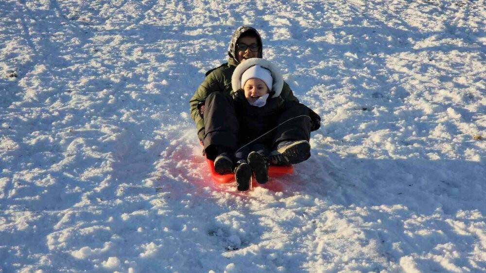Karabük’te  2 bin rakımlı zirvede kar keyfi