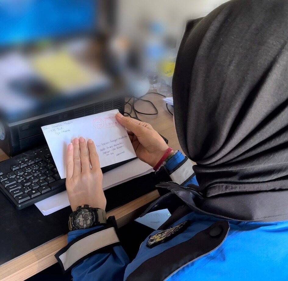 Konyalı öğrenciler, Hakkari polisini duygulandırdı